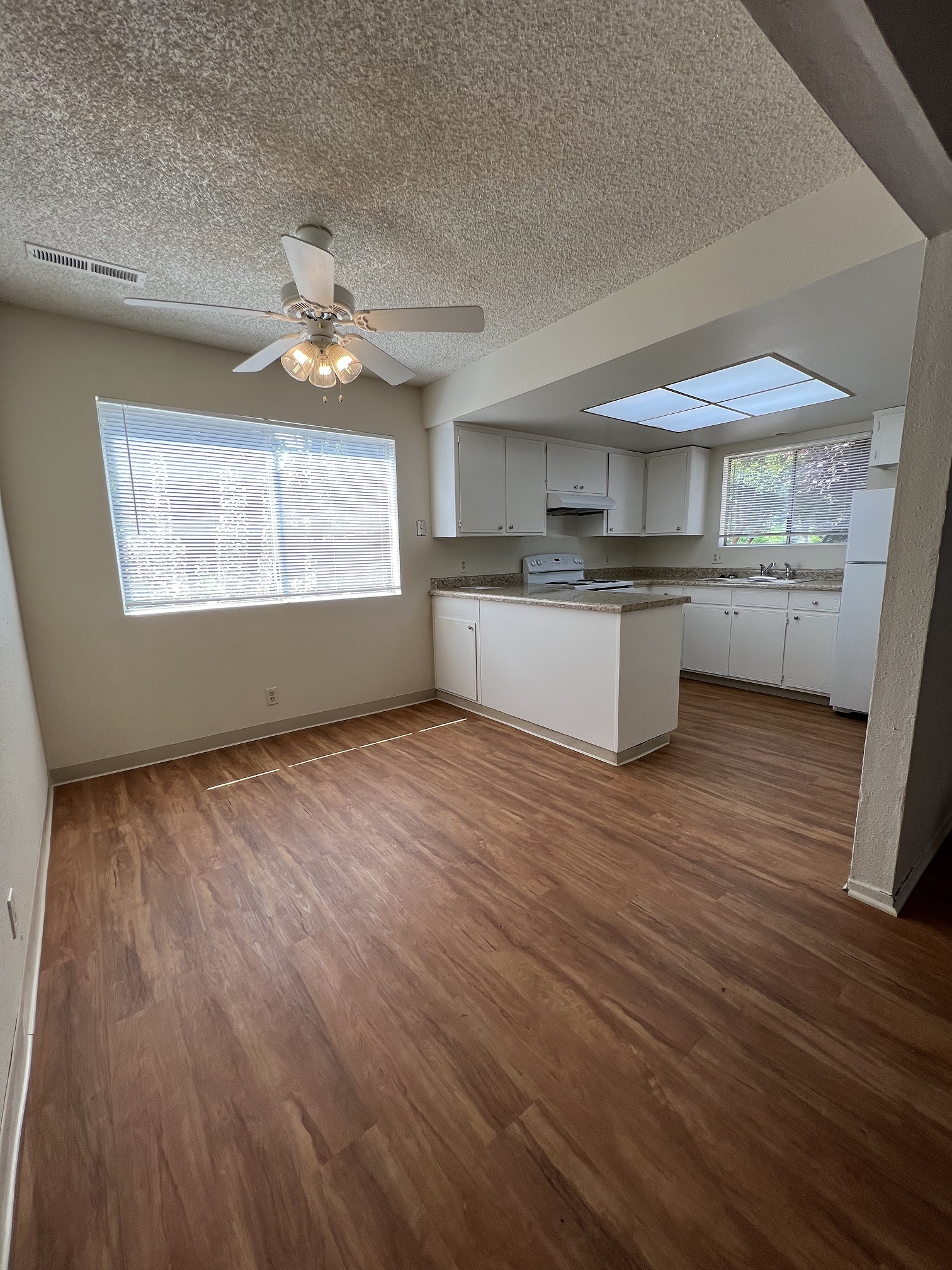 1335 Hemlock Street - 1